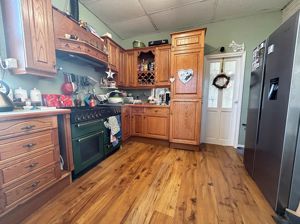 Flat One Kitchen- click for photo gallery